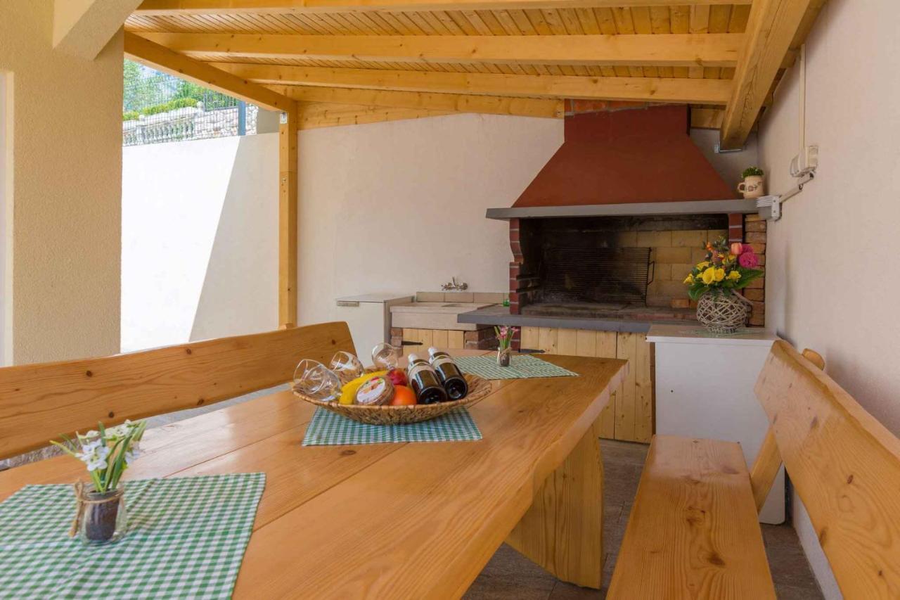 Holiday Home In Grizane 39285 Kültér fotó