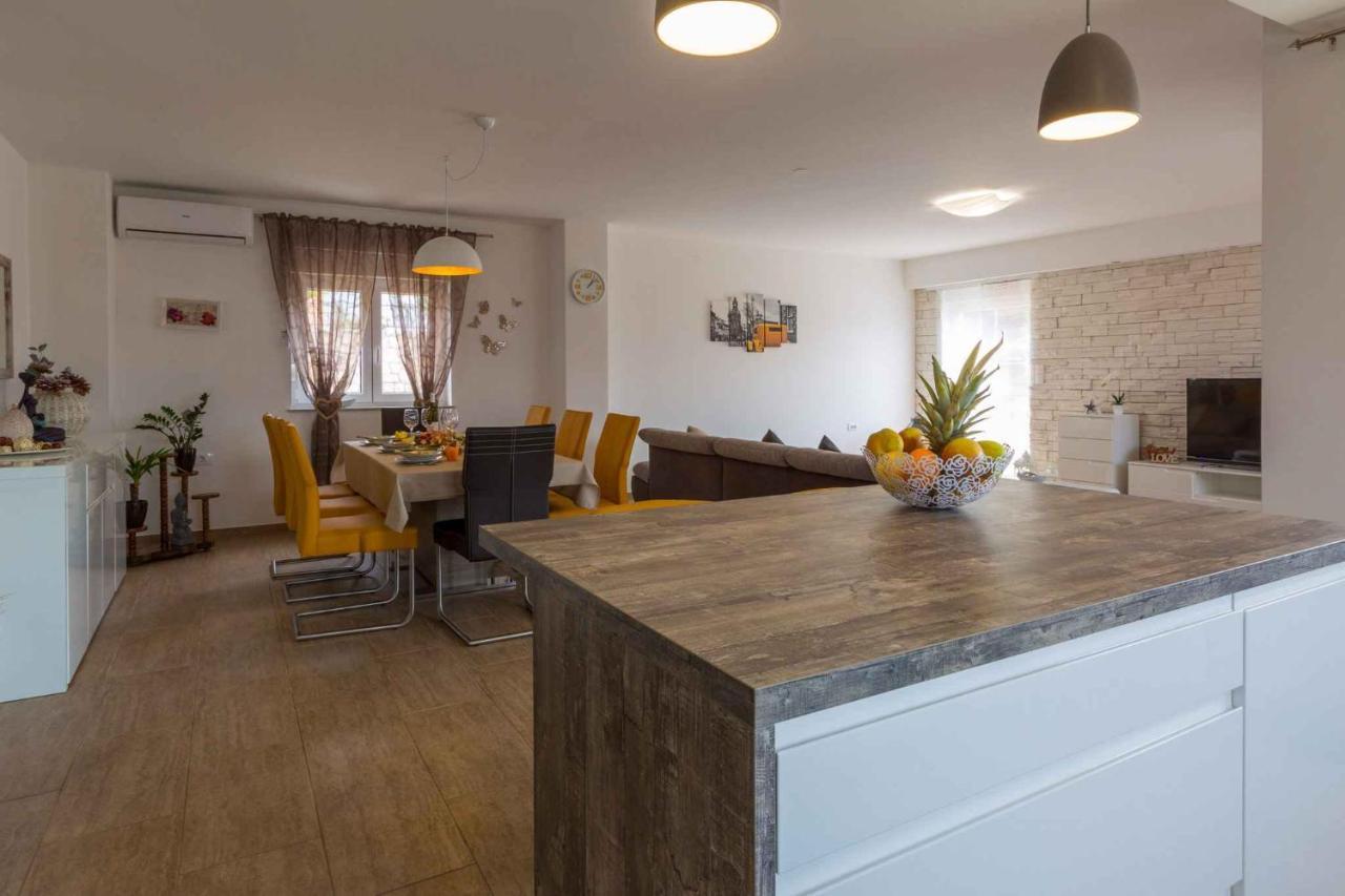 Holiday Home In Grizane 39285 Kültér fotó