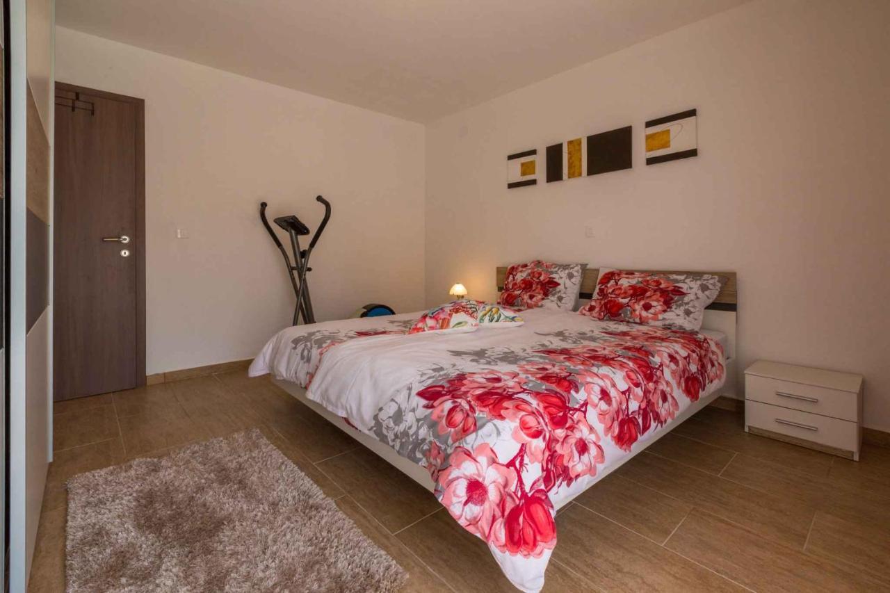Holiday Home In Grizane 39285 Kültér fotó